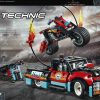 Конструктор LEGO Technic Каскадерська вантажівка й мотоцикл 2 в 1 (42106)