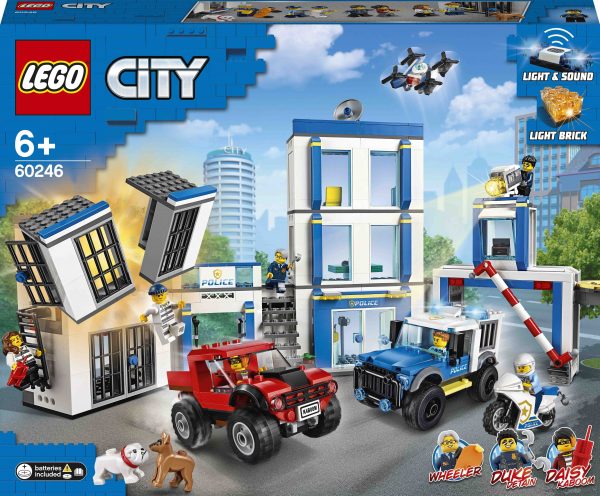 Конструктор LEGO City Поліцейська дільниця (60246) – babystreet.com.ua